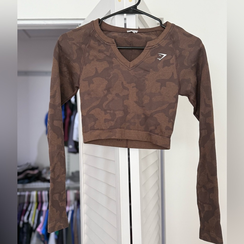 Gymshark Adapt Camo Long Sleeve Crop Top - Picture 3 of 9